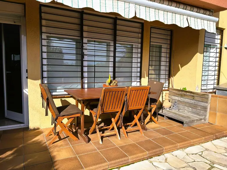 Encantador bajo con terraza en Santa Maria de Llorell – Tossa de Mar