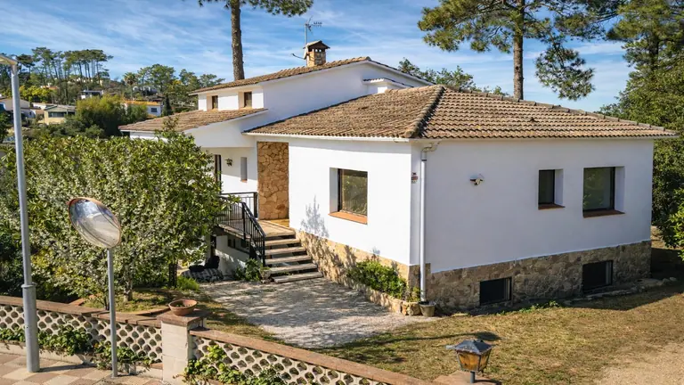 Casa independiente en Lloret de Mar (Lloret Blau) con 2 viviendas, parcela de 1