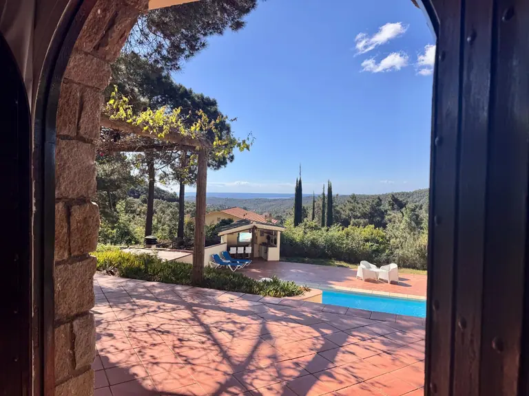 Finca rústica con vistas al mar y total privacidad en Lloret de Mar