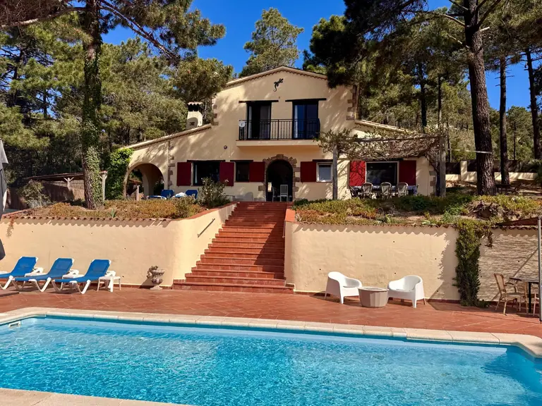 Finca rústica con vistas al mar y total privacidad en Lloret de Mar