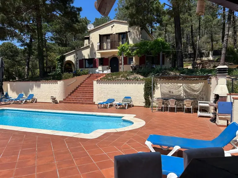 Finca rústica con vistas al mar y total privacidad en Lloret de Mar