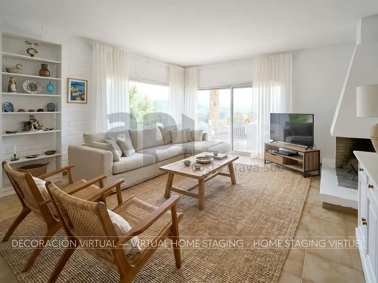 Villa con 2.000 m2 de parcela, privacidad total y gran potencial