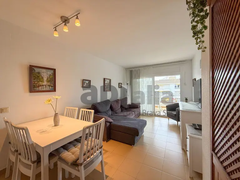 Exclusivo piso reformado con terrazas y vistas al mar en Fenals