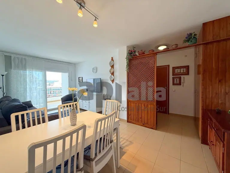 Exclusivo piso reformado con terrazas y vistas al mar en Fenals