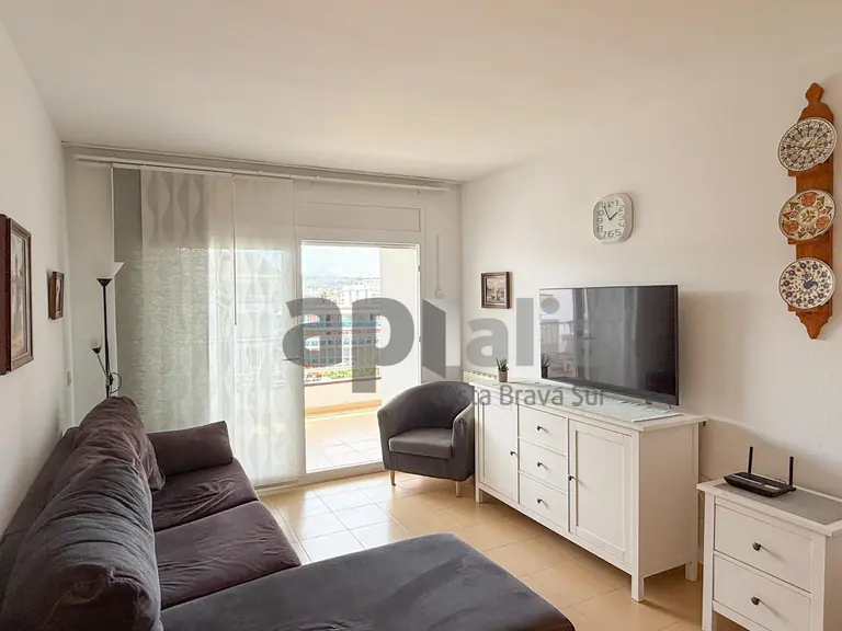 Exclusivo piso reformado con terrazas y vistas al mar en Fenals