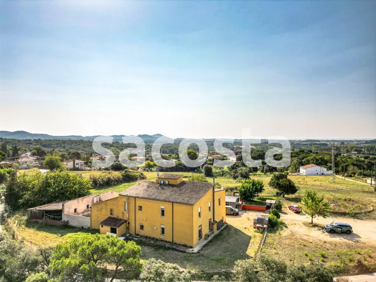 Masía con encanto en Tordera: ideal para turismo rural o restaurante