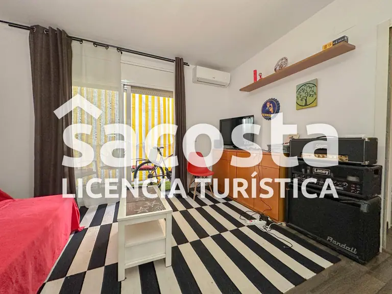 Piso con licencia turística a 700 m del mar en Els Pavos, Blanes – Gran oportunidad de inversión